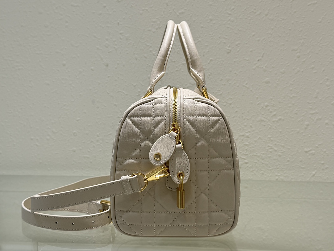 Dior Groove 25 Bag White Macrocannage Calfskin